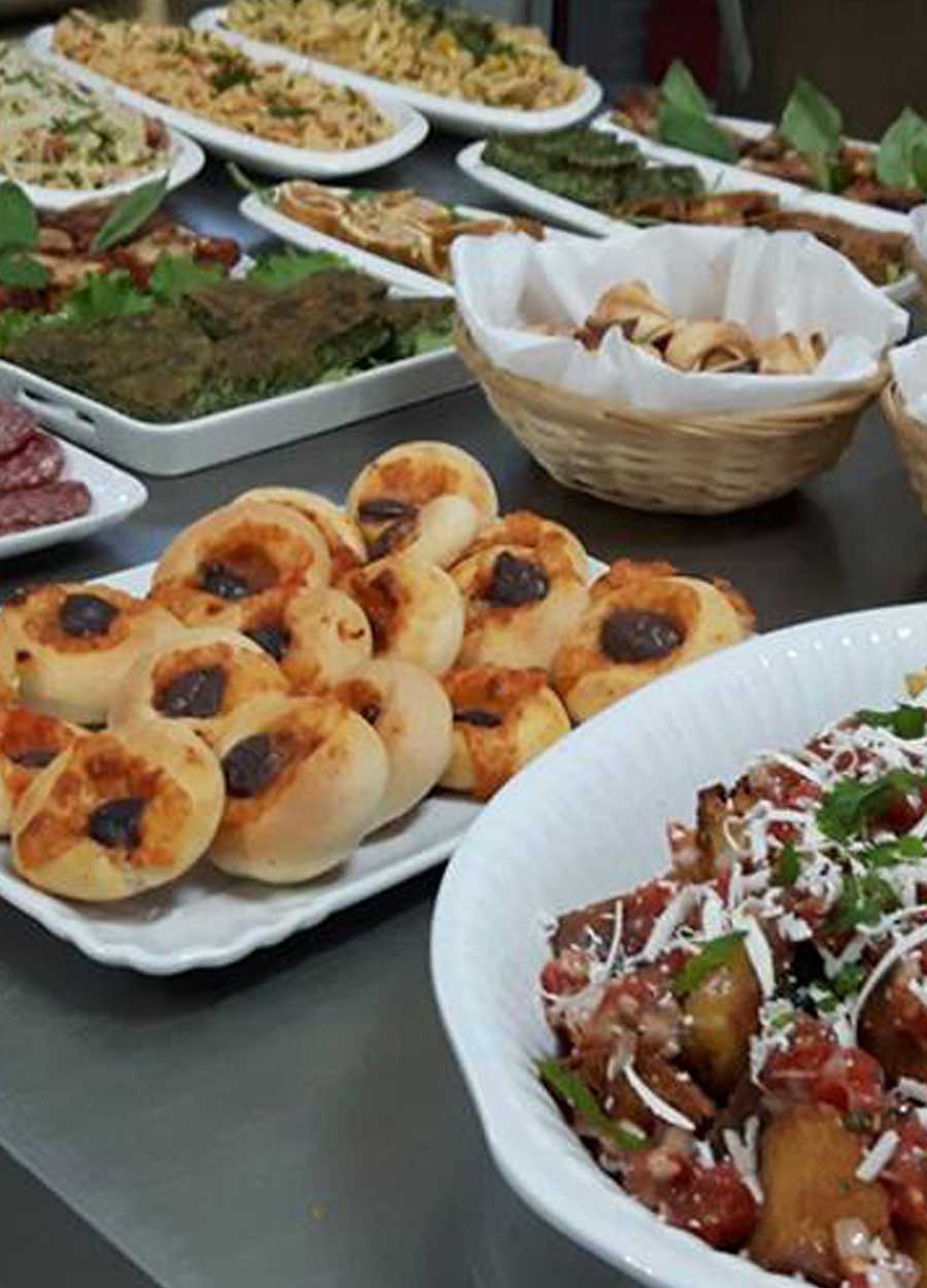 Apericena a Giarre, affettati e pizzette